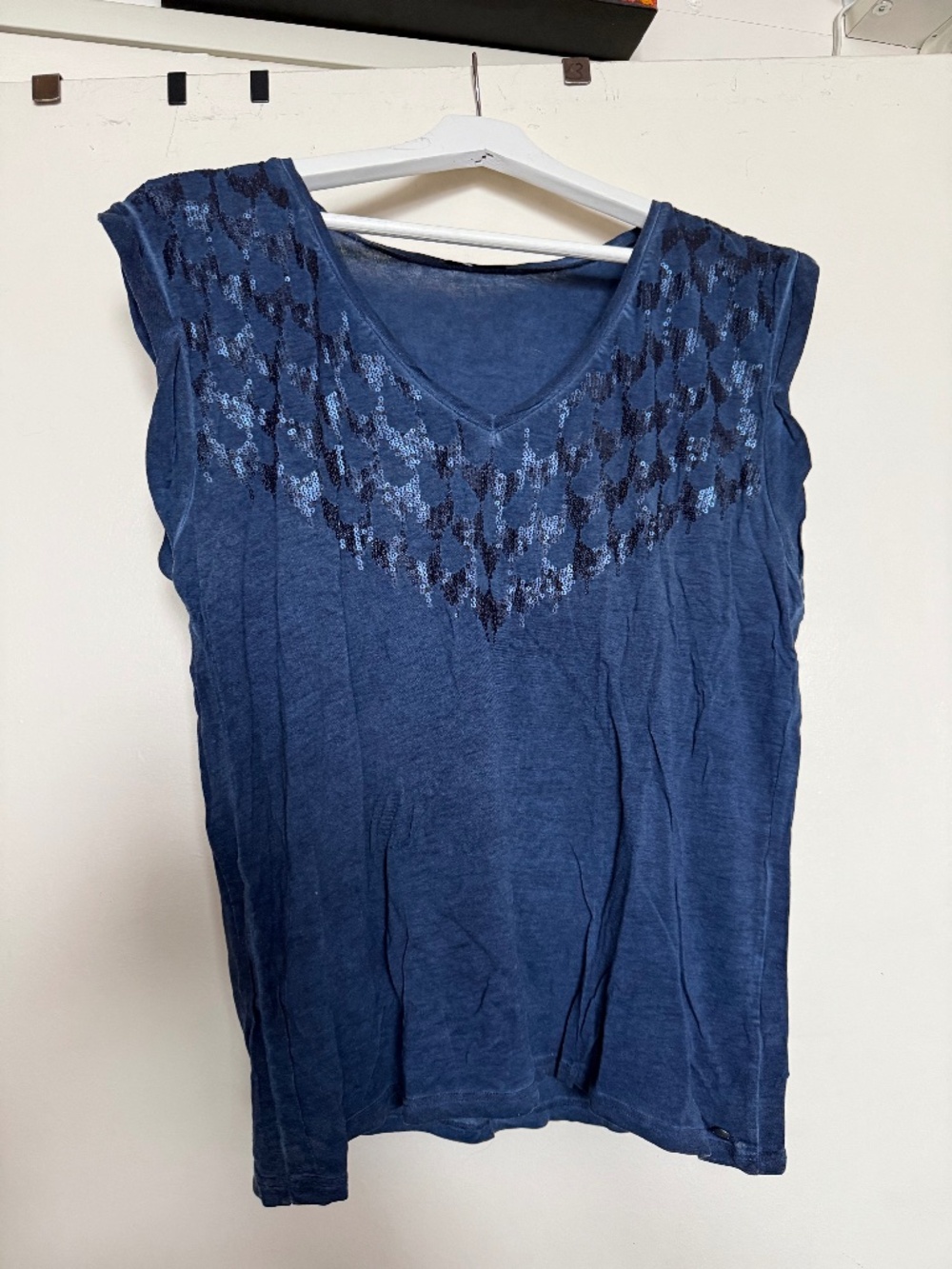 IKKS Paris Blue Sequin Necklace Top V-Neck Size 44 (L/XL)